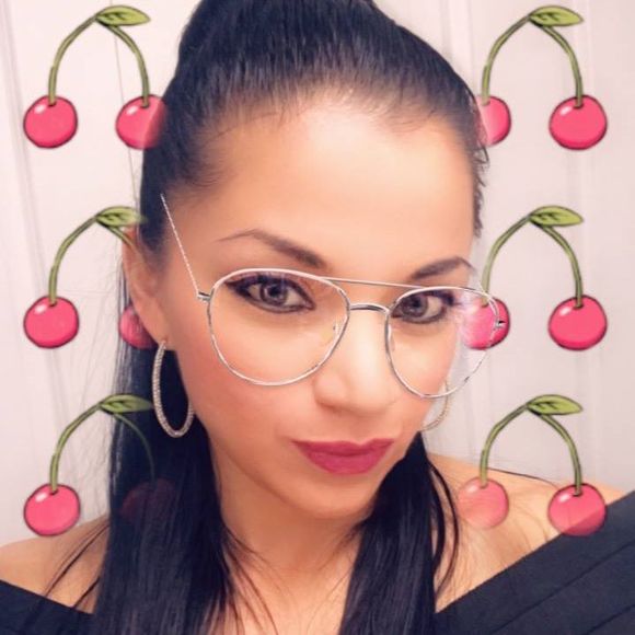 Meet your Posher, Martha - Picture 1 of 1